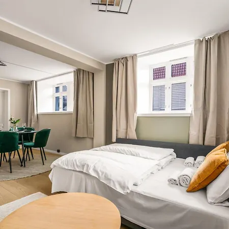 Bright & Stylish In Center Appartement